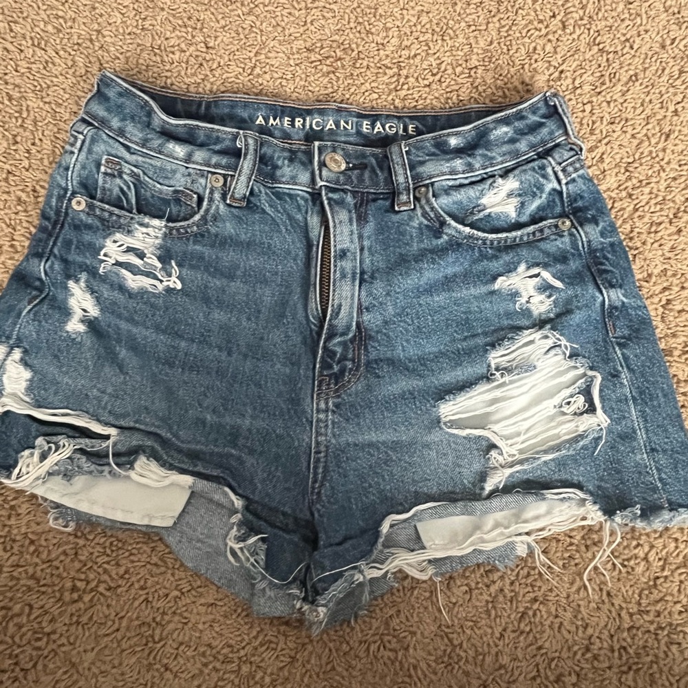 American Eagle: size 4 light blue distressed jean shorts